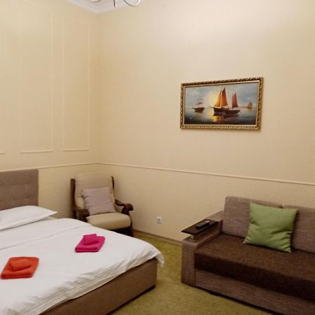Regrand Apartment On Svobody 22 Lviv Extérieur photo