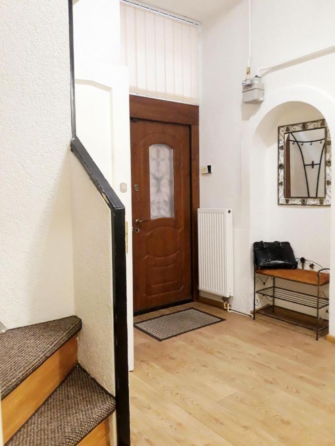 Regrand Apartment On Svobody 22 Lviv Extérieur photo
