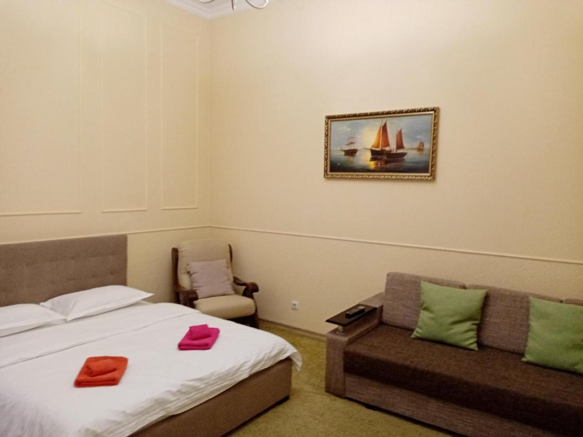 Regrand Apartment On Svobody 22 Lviv Extérieur photo